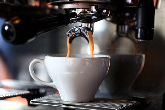 Celebrare la Giornata del Caffè con NeroMilano Caffè: Un Viaggio Tra le Migliori Miscele Italiane